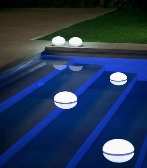 NewGarden COCO LED Schwimmbadleuchte Pool-Lampe Akku Fernbedienung IP68