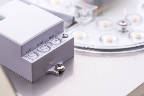 CMD LED Wandaußenleuchte 12W Warmweiss IP44 Edelstahl Bewegungsmelder Made in Germany CMD-29/1/LED/BM