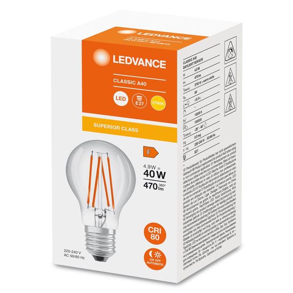 LEDVANCE LED CLASSIC A Tageslichtsensor 4.9W 827 klar E27 Lampe 470lm 2700K warmweiss wie 40W 4099854048197